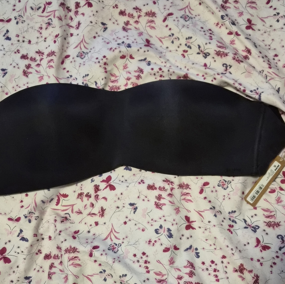 SKIMS Black Women Strapless Wireless Bra
